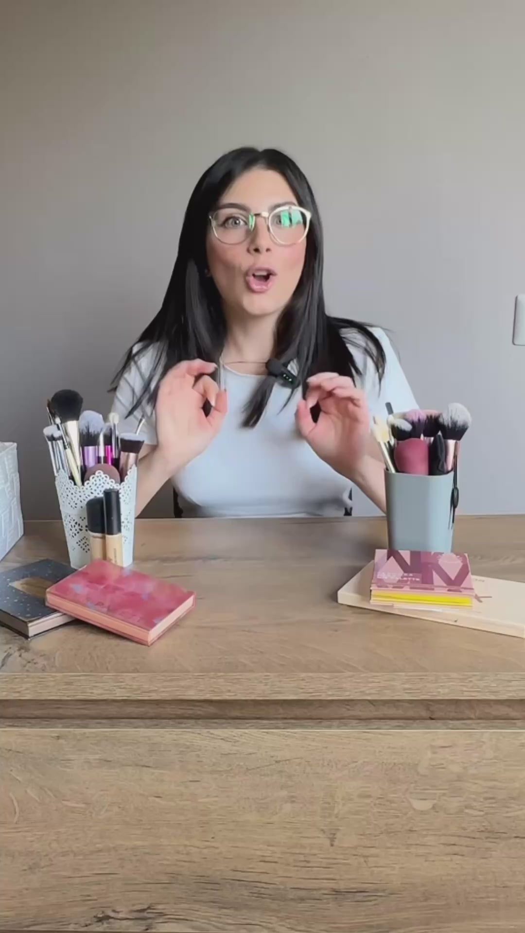 creative makeup presentazione corso.mov__PID:94f577df-5408-418d-840d-cf6e9830172d